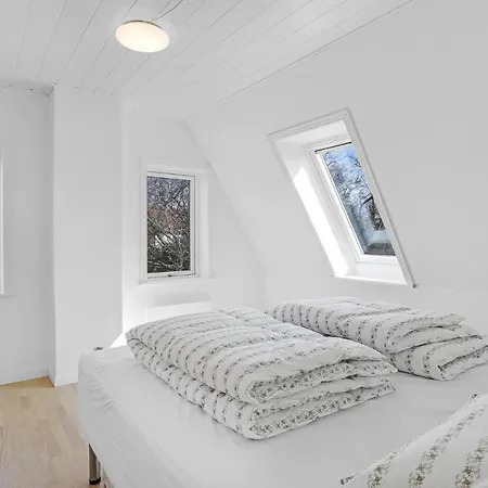 Apartment Gorgeous In With Wifi Rønne
